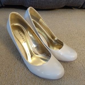 Rampage Brand Maika 🍾Champagne/Nude Faux Patent Leather Pumps Size 8H(8 1/2)
